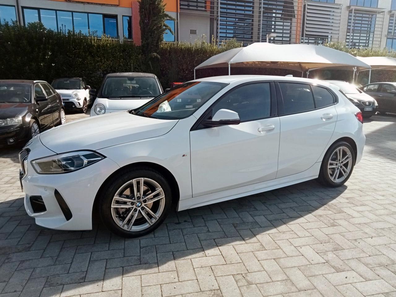 Bmw 118 118d 5p. Msport