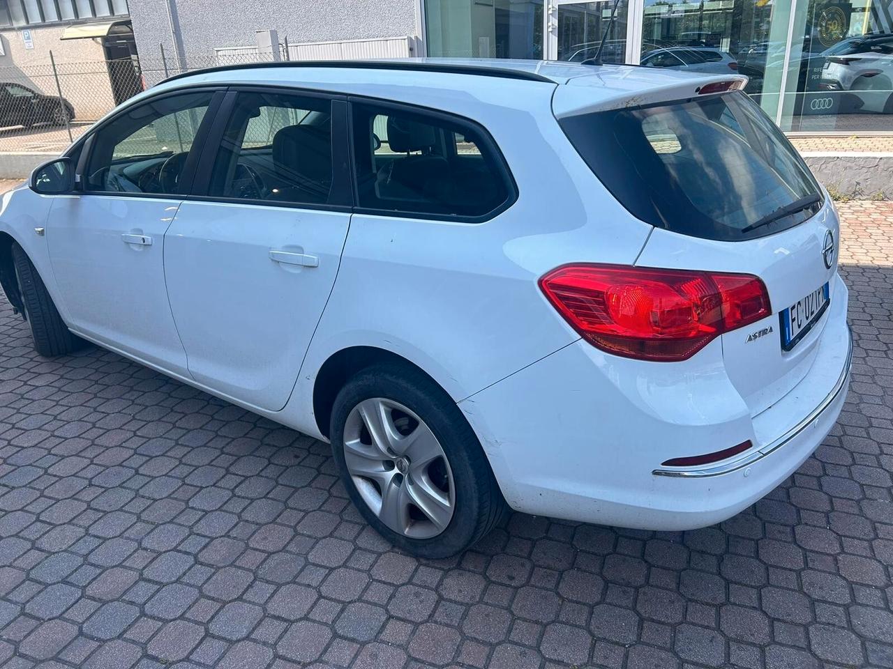 Opel Astra 1.4 Turbo 140CV Sports Tourer GPL Tech Elective