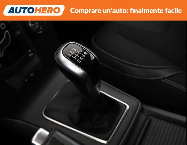 VOLVO V40 D3 Momentum