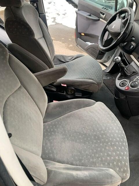 Peugeot 807 in ottimo stato di meccanica 7 posti scomponibili