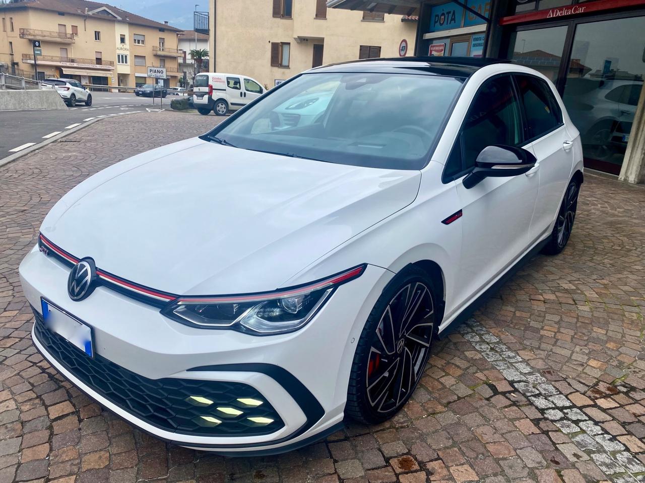 Volkswagen Golf 2.0 TSI DSG GTI TETTO/19”/DCC/IQ-LIGHT