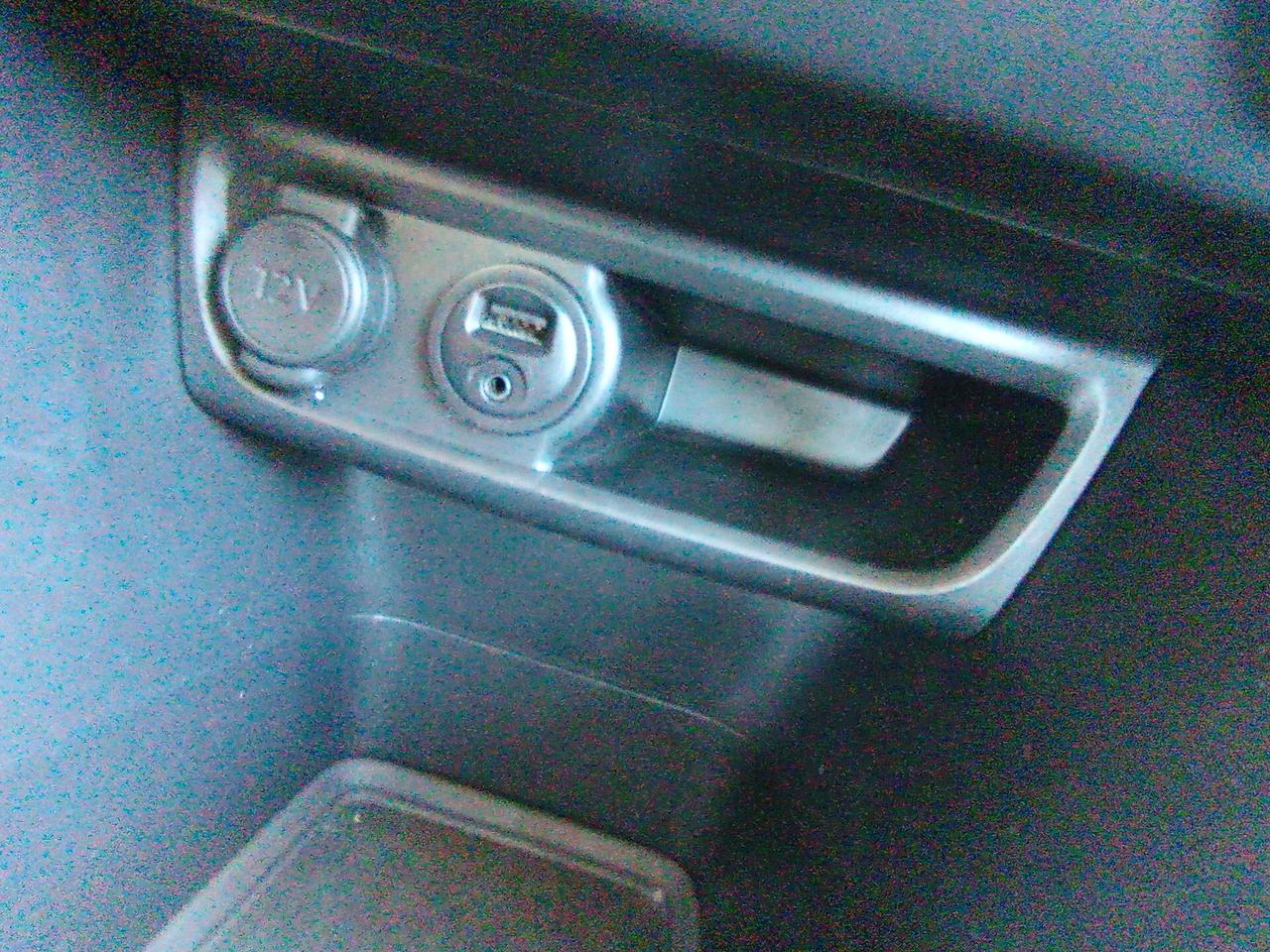 Peugeot 208 1.4 HDi 68 CV 5 porte BLACK pack UNIPRO BEN TENUTA