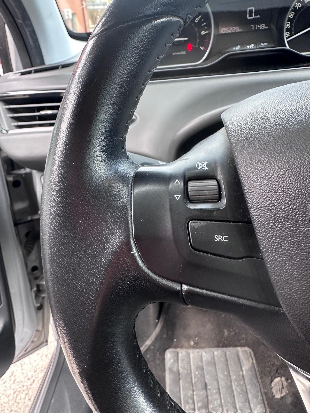 Peugeot 208 PureTech 82 5 porte Allure solo 103 mila km