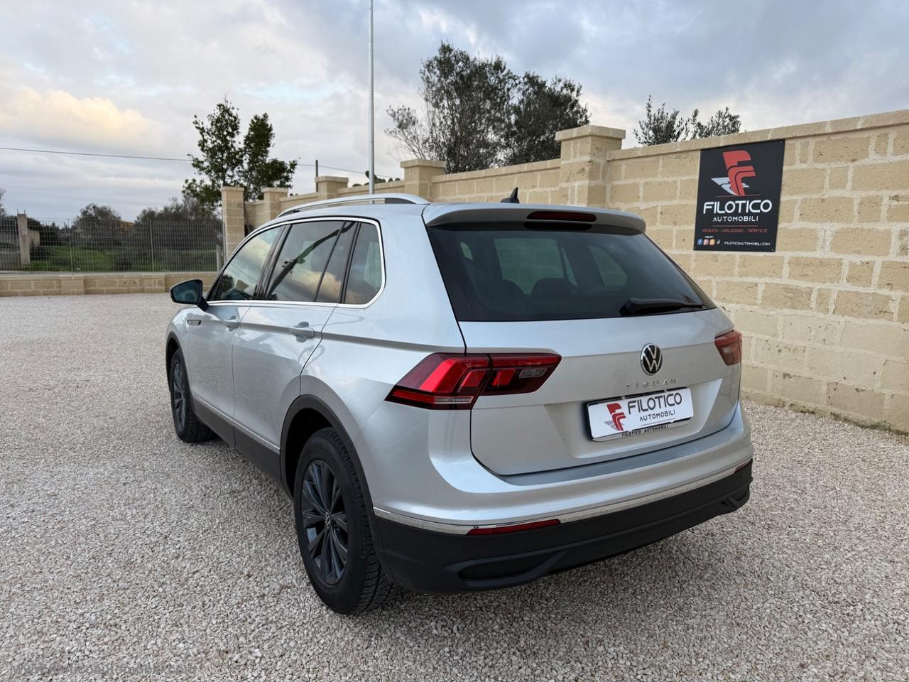 VOLKSWAGEN Tiguan 2.0 TDI 150CV SCR DSG Life TELECAMERA - FARI LED -FULL
