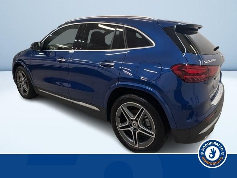 Mercedes-Benz GLA 200 D AUTOMATIC AMG Line PREMIUM