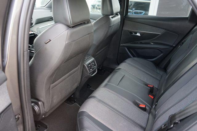 PEUGEOT 3008 Hybrid4 300 e-EAT8 GT