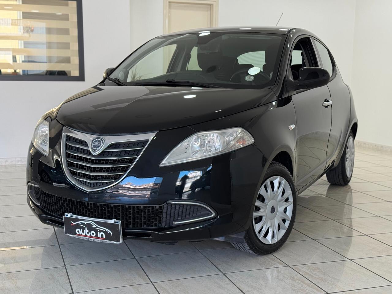 Lancia Ypsilon 1.2 69 CV 5 porte Silver