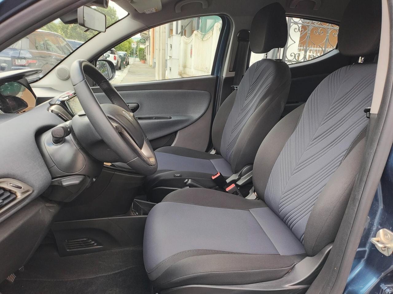 LANCIA YPSILON 1.0 HYBRID -2023