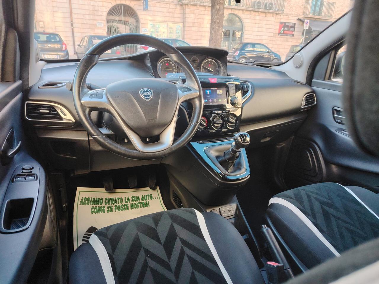 Lancia Ypsilon 1.2 69 CV 5 porte Gold