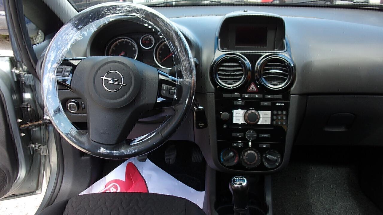 Opel Corsa 1.2 85CV 5 porte GPL-TECH Edition