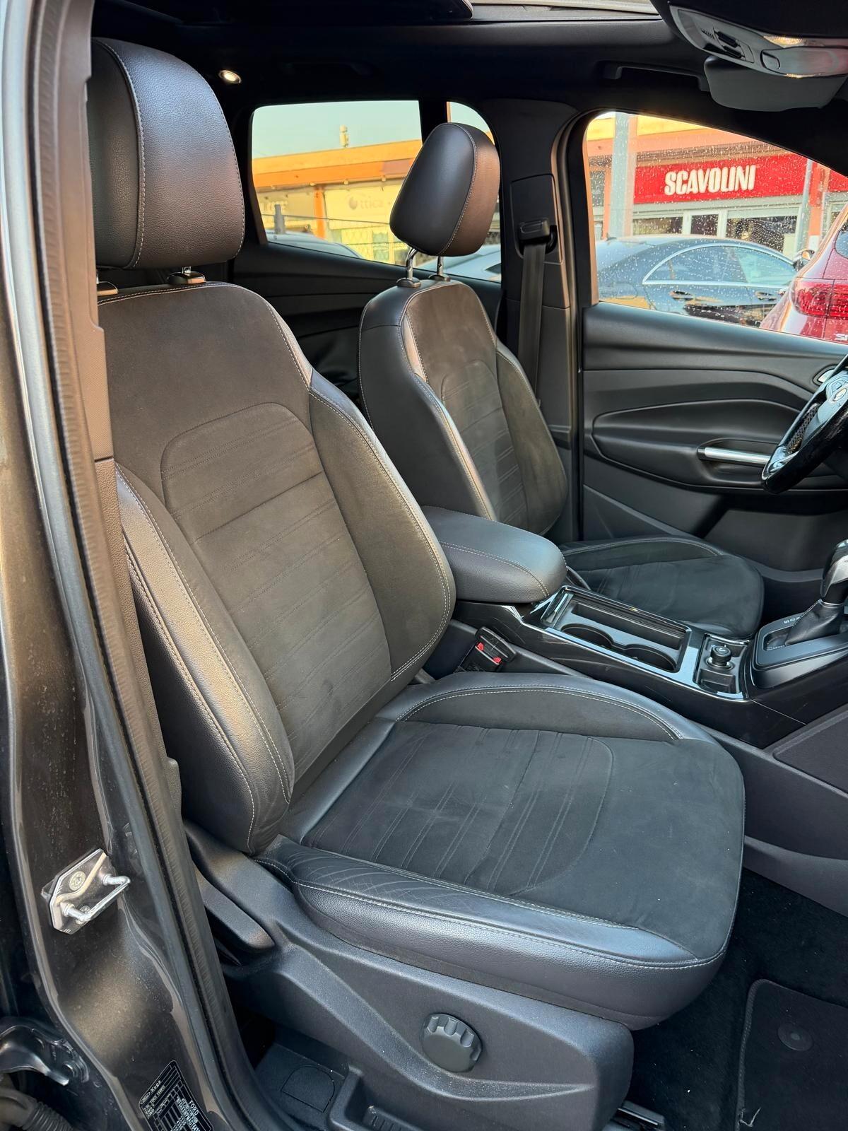 Ford Kuga 2.0 TDCI 150 CV S&S 4WD Powershift ST-Line