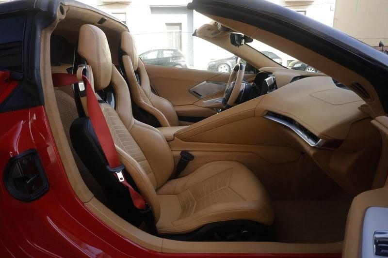 Chevrolet Corvette C8 Stingr. Chevrolet Corvette C8 Stingr. Corvette C8 V8 Coupe 2LT 360KW ANNO 2023