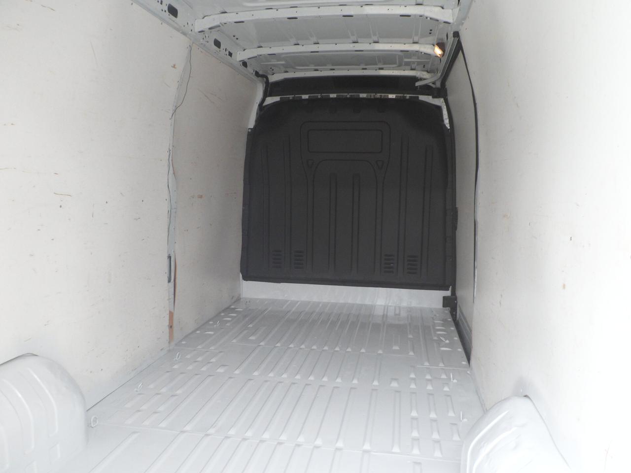 Renault Master furgone lungo