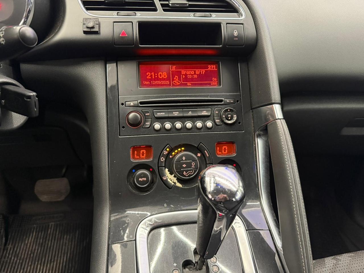Peugeot 3008 1.6 HDi 112CV cambio robotizzato Tecno