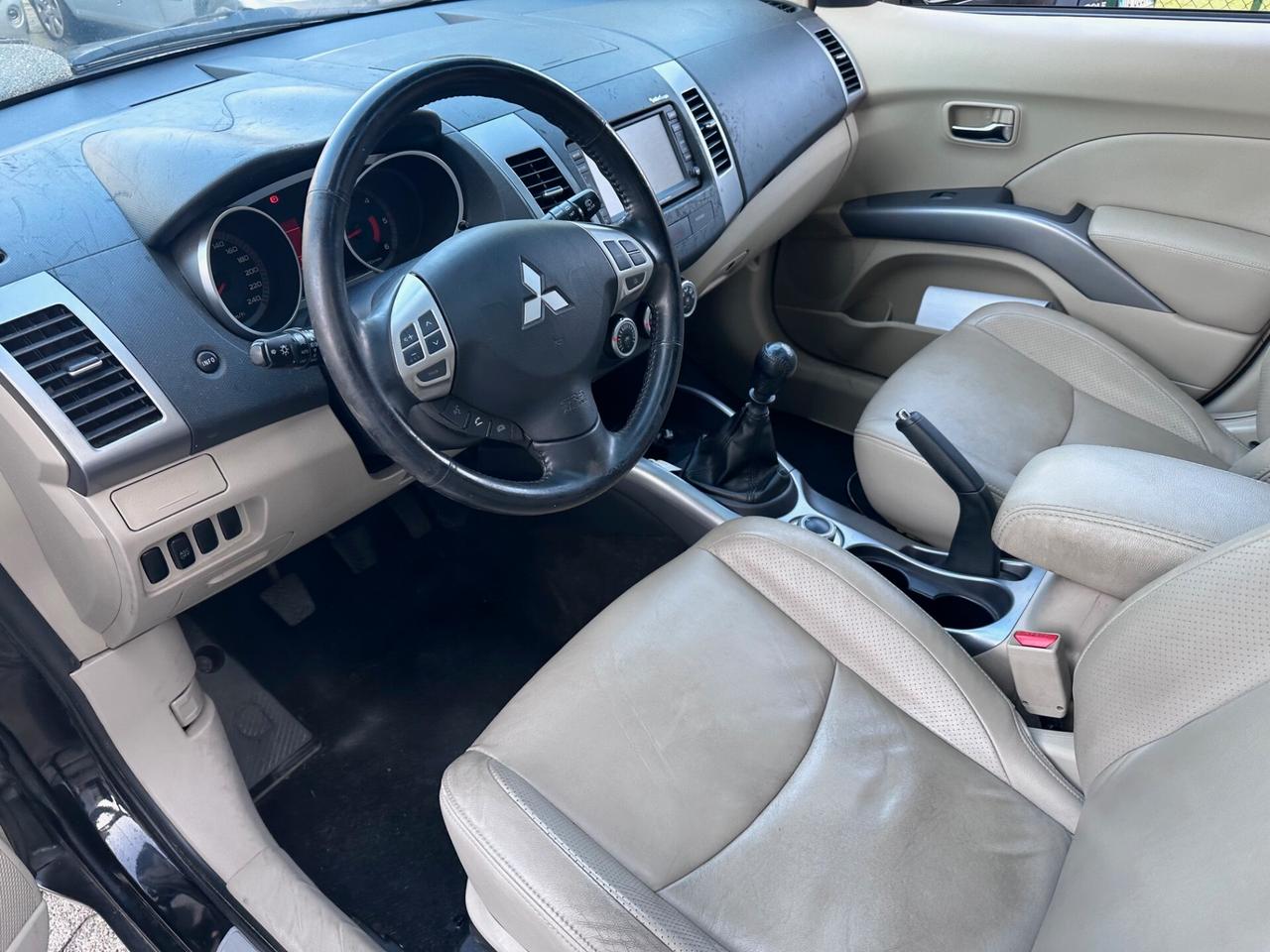 Mitsubishi Outlander 2.2 DI-D Instyle 7 p.ti DPF