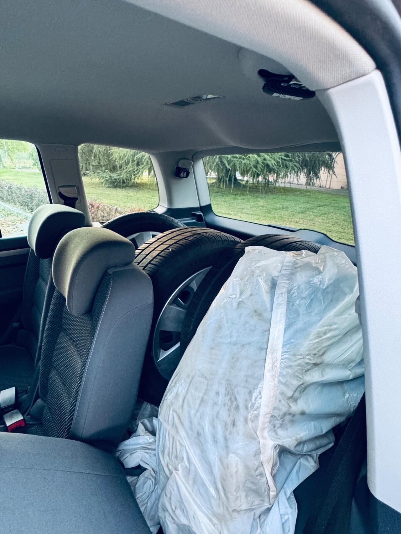 Volkswagen Touran 1.6 TDI Comfortline