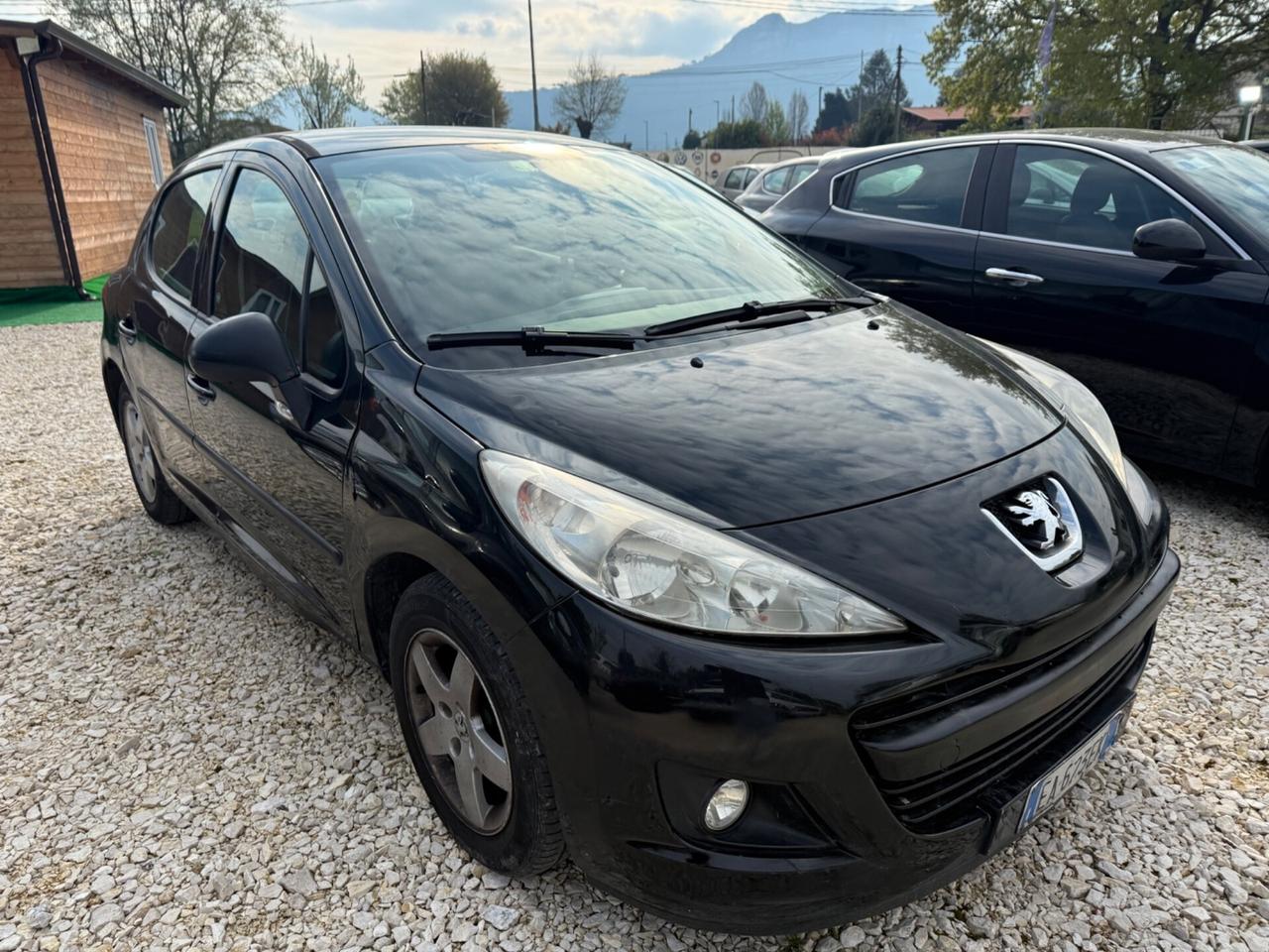 Peugeot 207 1.6 HDi 90CV 5p.neopatentati