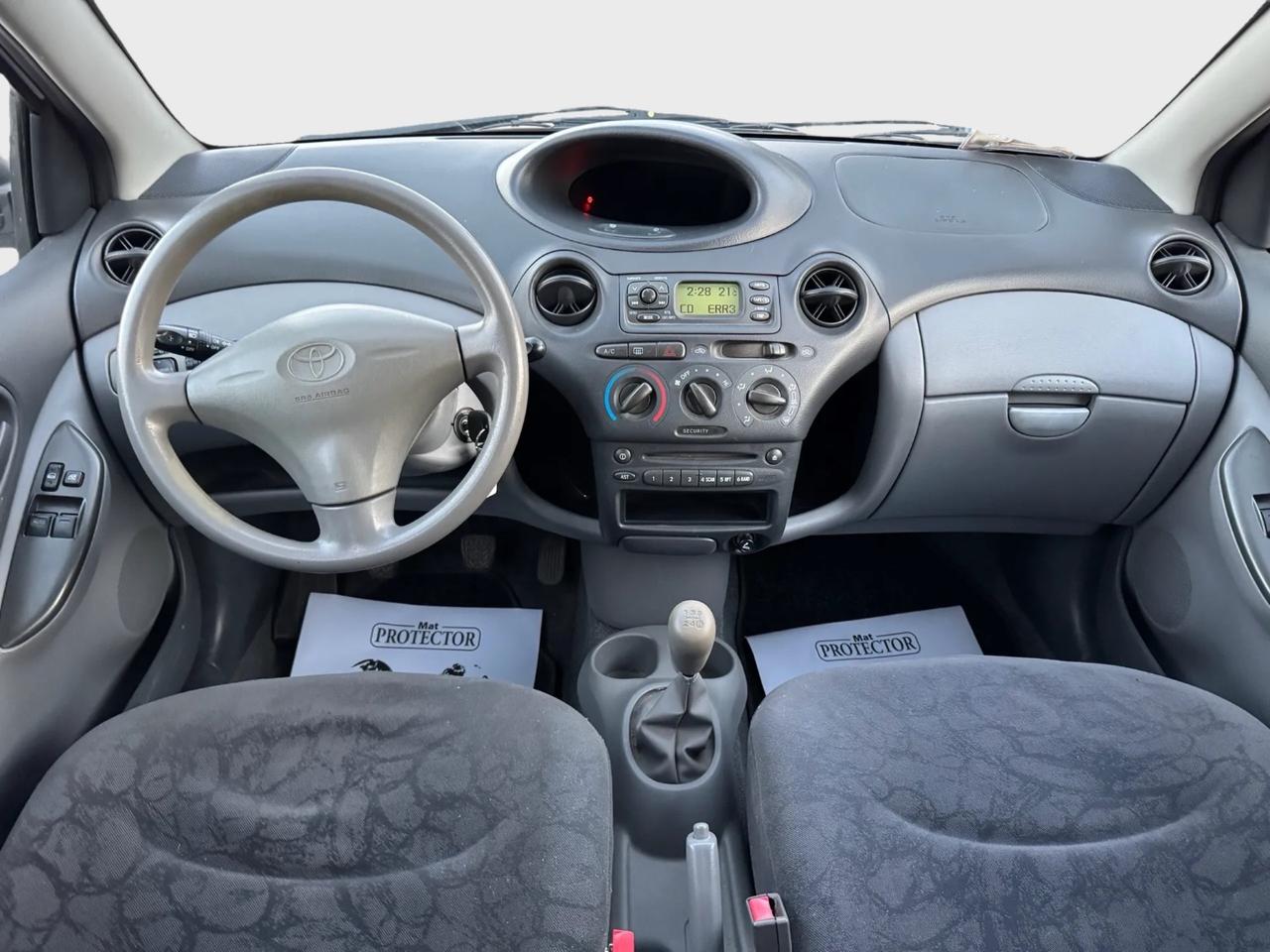 Toyota Yaris 1.0 benzina 2004 88.000km ottimo stato