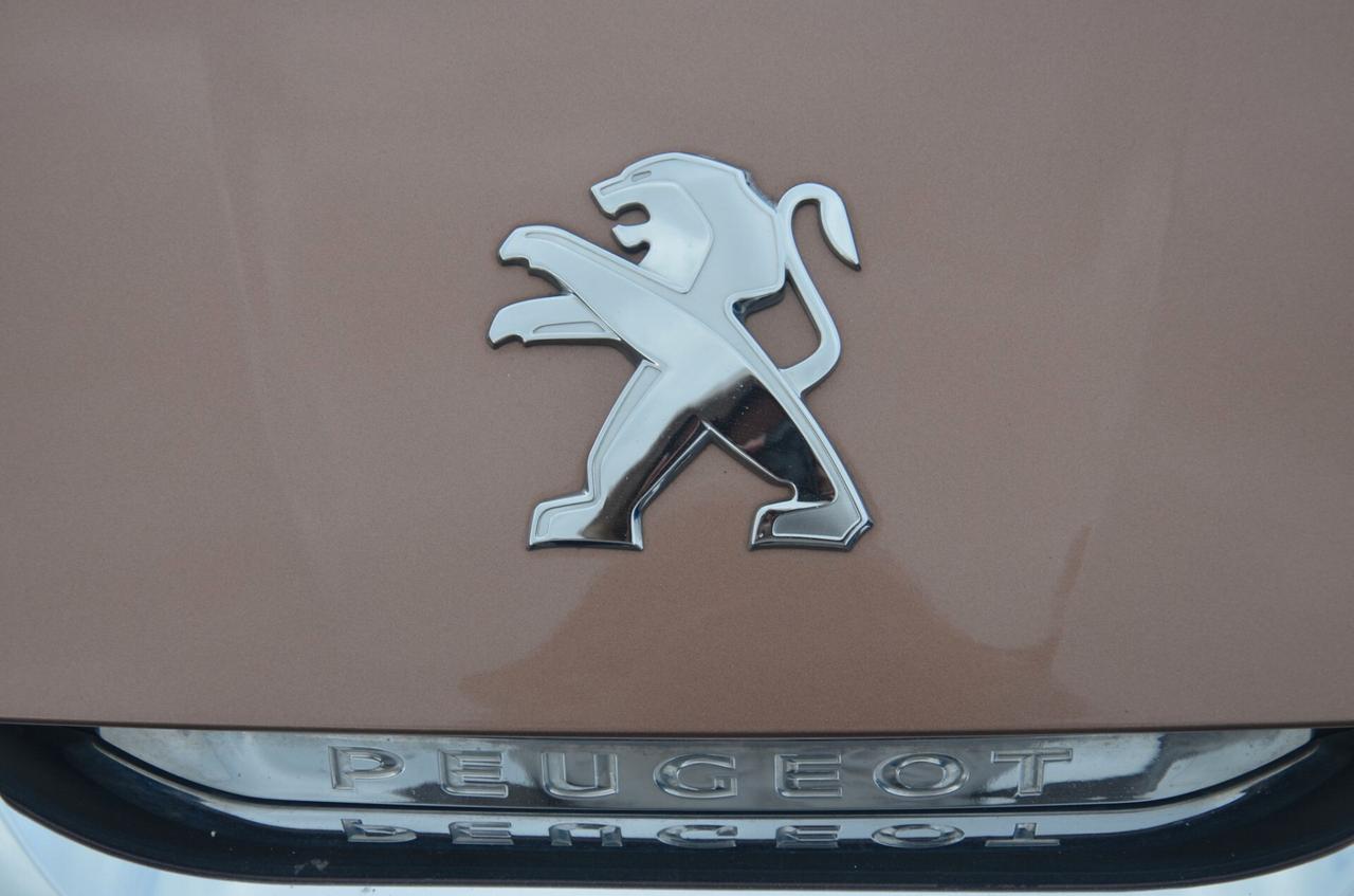 Peugeot 108 1.0 Benz 80CV