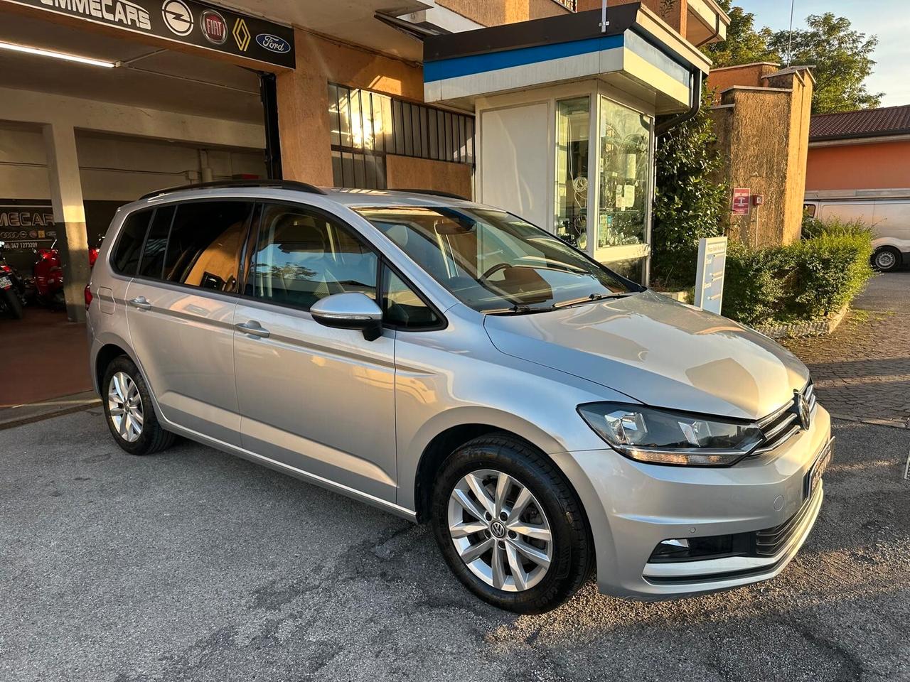 Volkswagen Touran 1.6 TDI 115 CV SCR DSG Executive BlueMotion Tech.7 posti