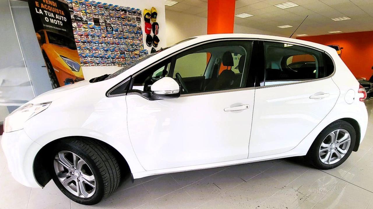 PEUGEOT 208 1° serie PureTech 82 5 porte Allure