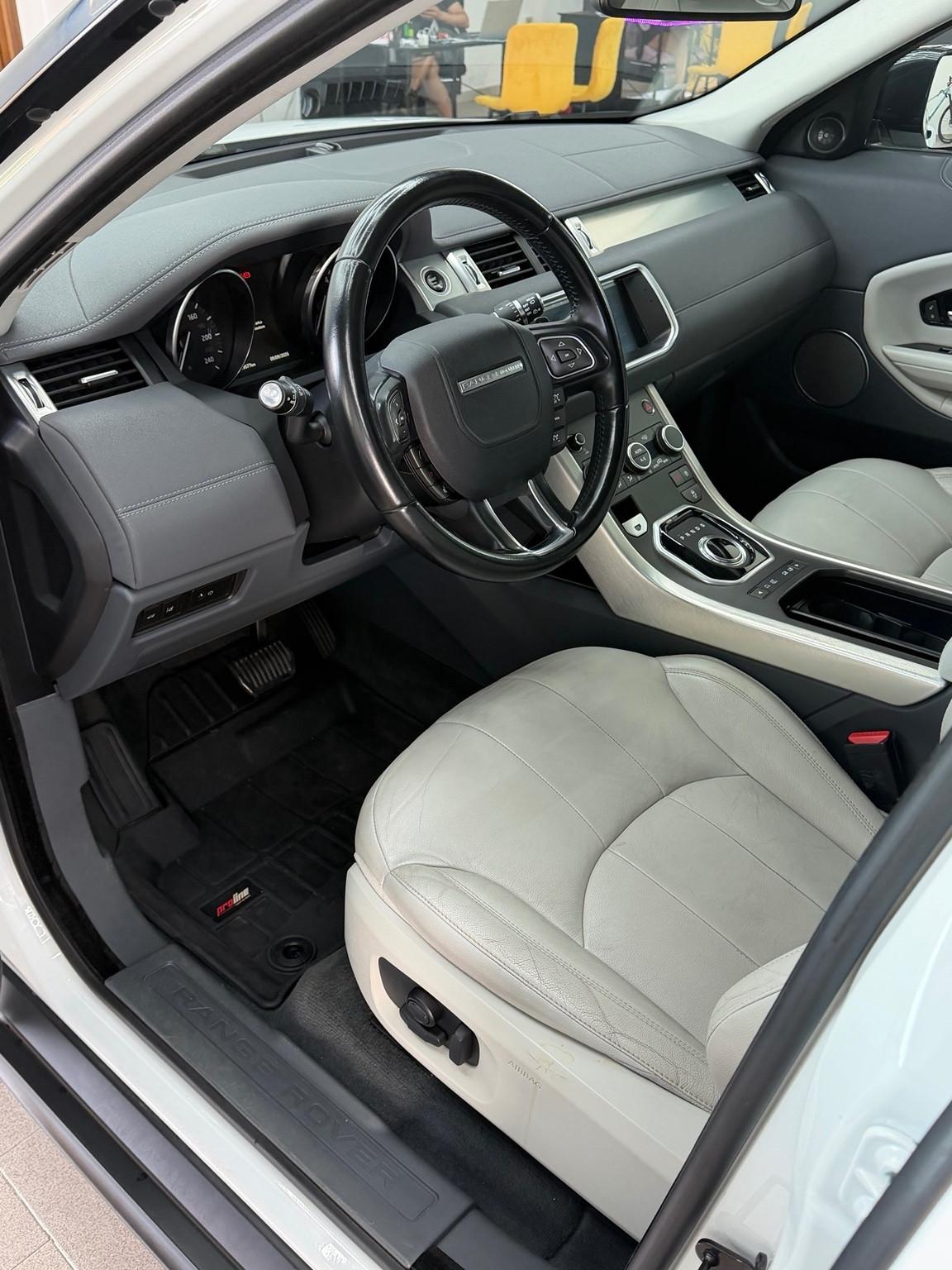 Land Rover Range Evoque 2.0 TD4 180 CV 5p. White e Black Edition