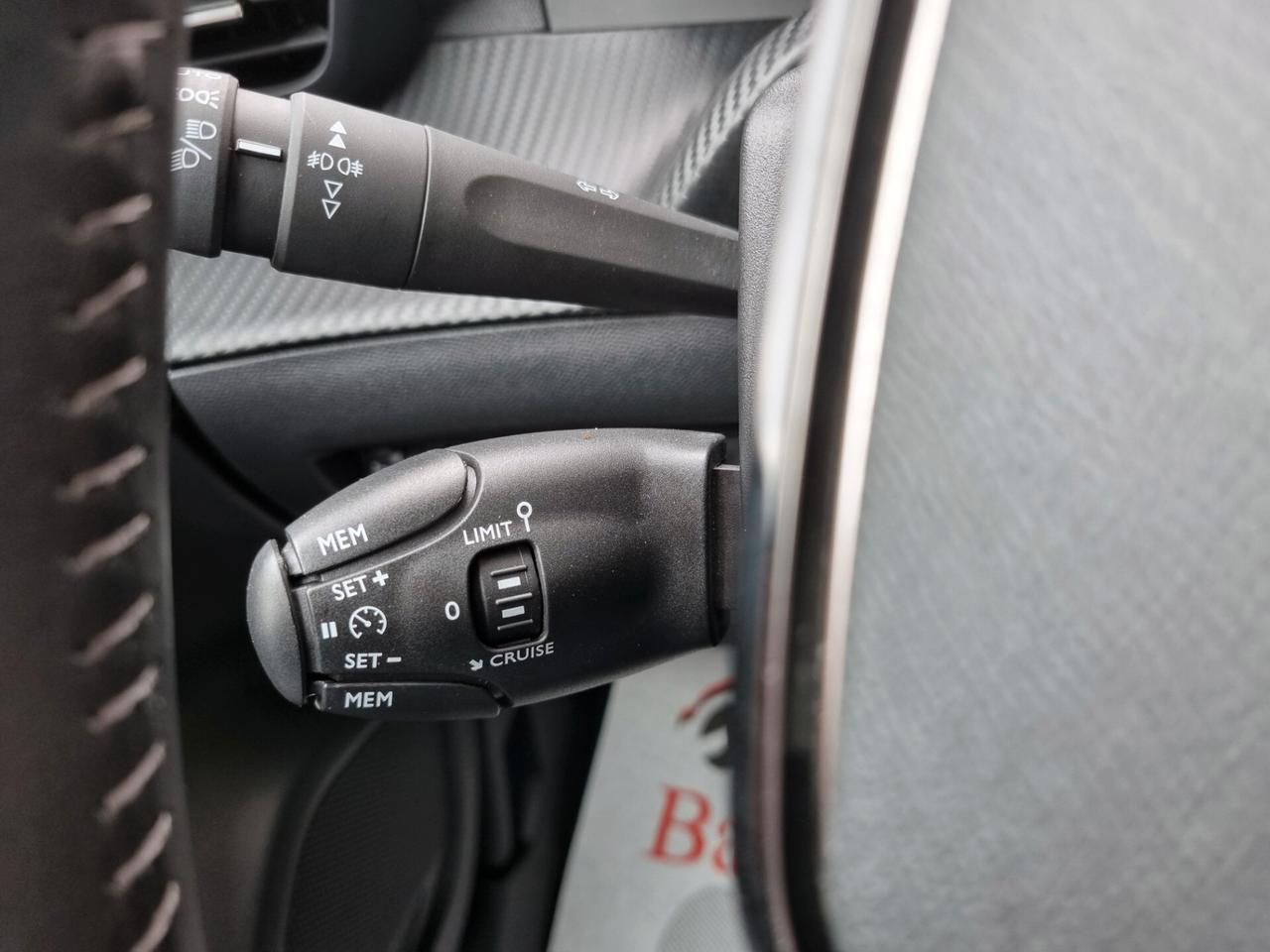 Peugeot 2008 BlueHDi 110 S&S Allure Pack