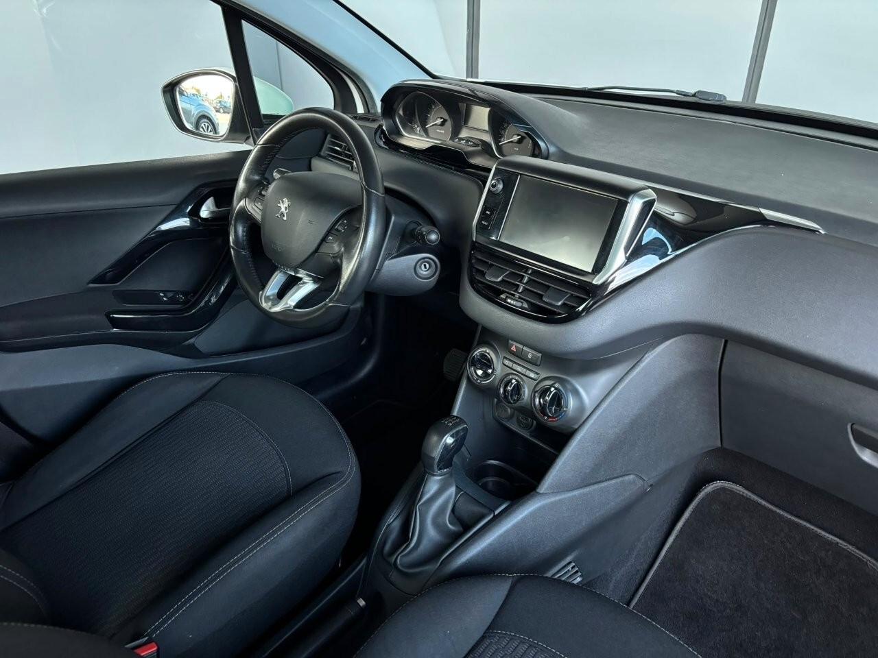Peugeot 208 PureTech 82 5p. GPL Allure