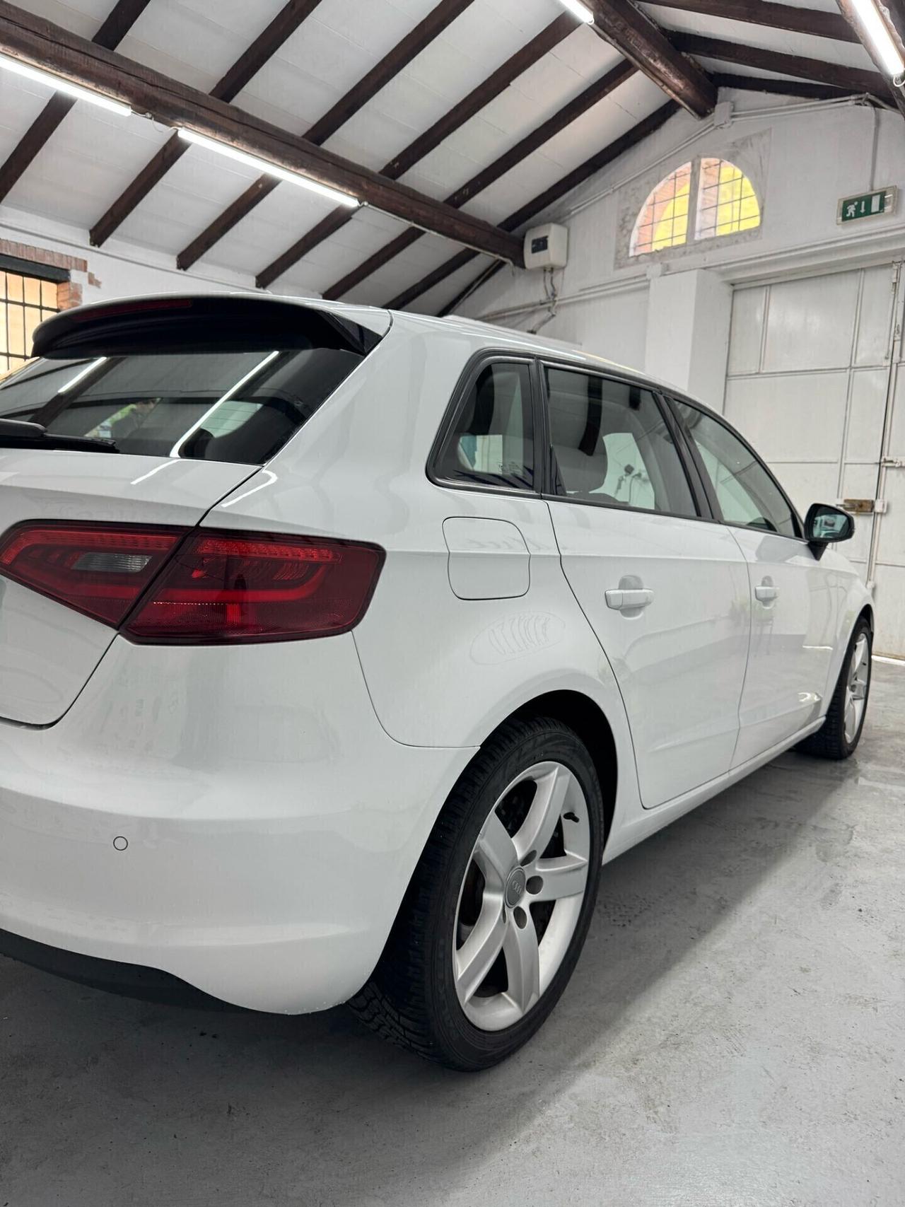 Audi A3 SPB 1.6 TDI clean diesel S tronic Ambition