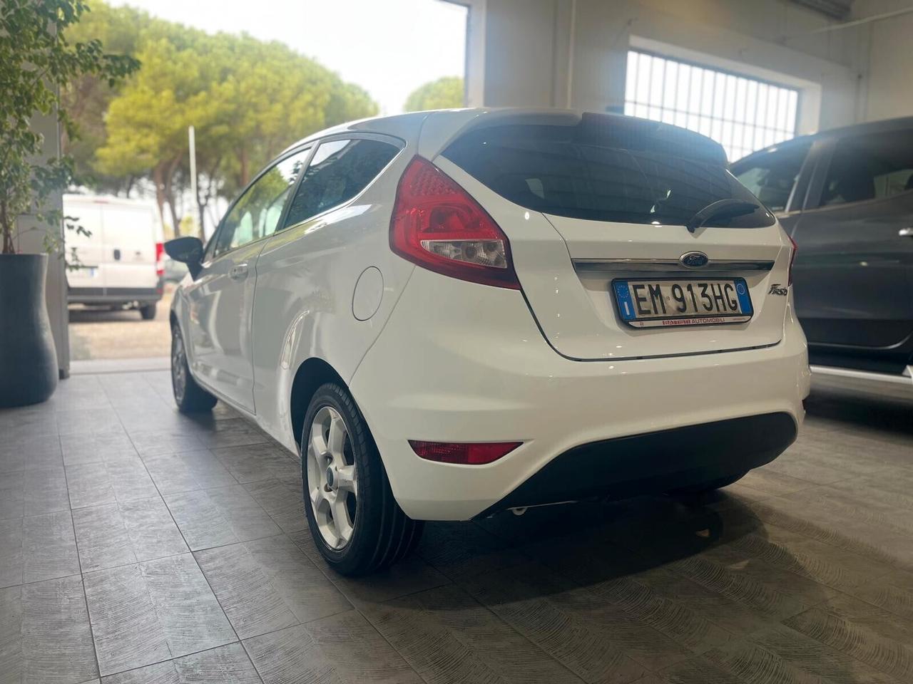 FORD FIESTA 1.2 60CV TITANIUM *UNICOPRO* *2012*