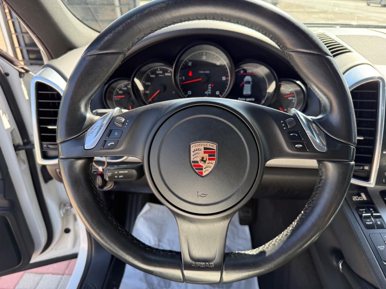 Porsche Cayenne 3.0 Diesel MOTORE CON 120.000 KM FATTURA