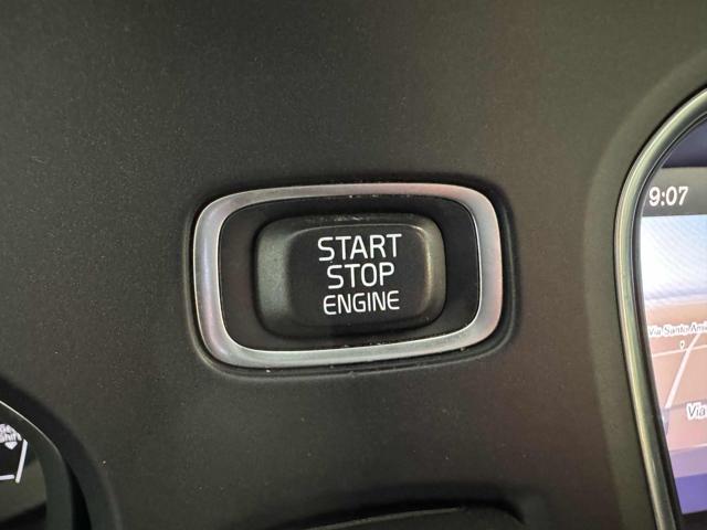 VOLVO V40 Cross Country D2 Business Plus