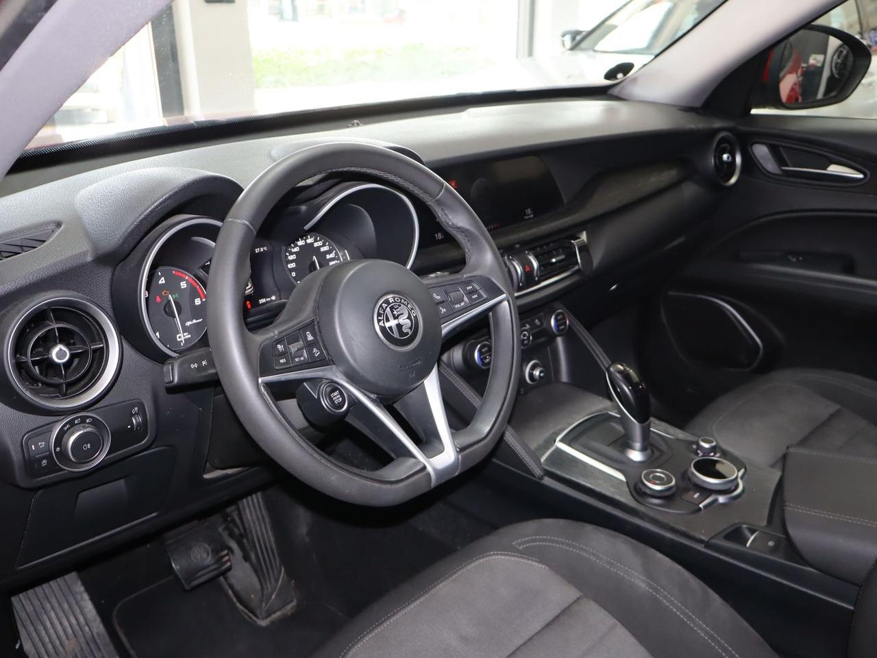 Alfa Romeo Stelvio Executive 2.2 #11355