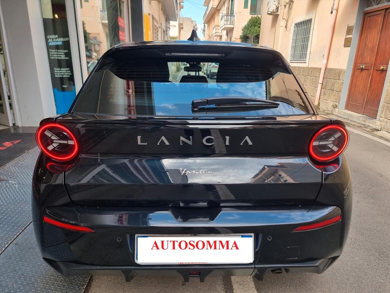 Lancia Ypsilon Hybrid e-DCT Edizione Cassina