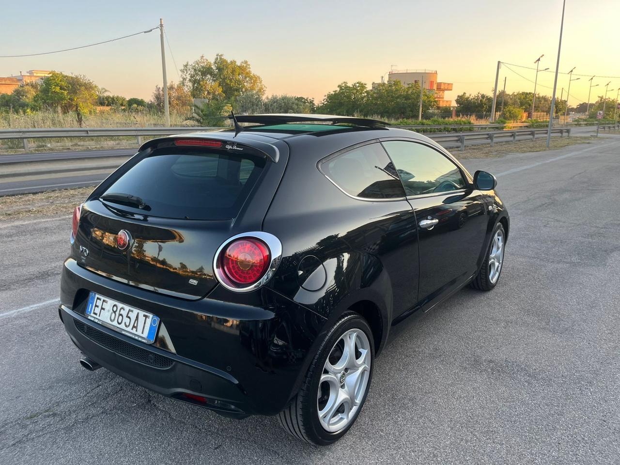 Alfa Romeo MiTo 1.6 JTDm Distinctive Premium 2011