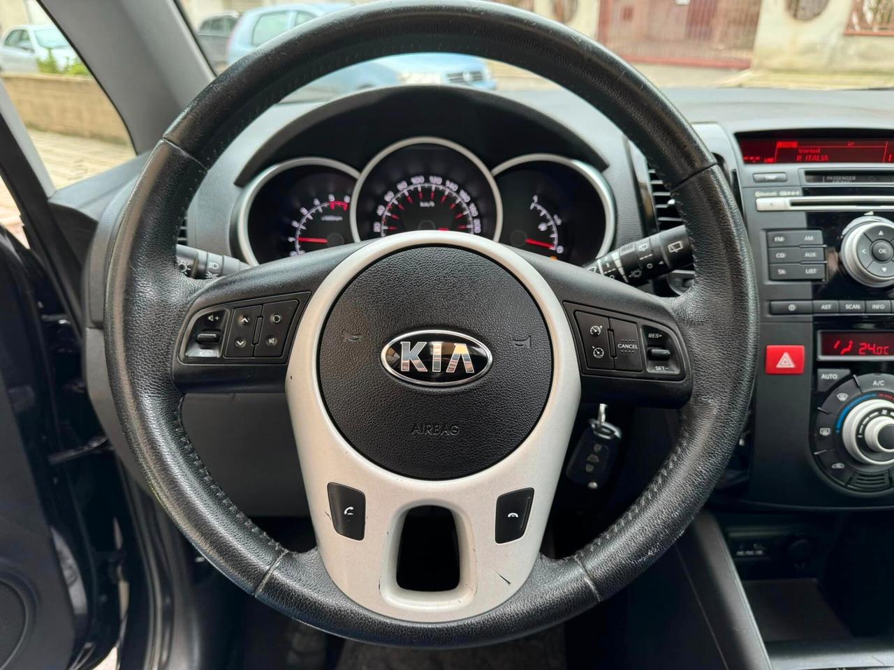 KIA VENGA 1.4 HDI 90 CV. TETTO APRIB. SENSORI CERCHI IN LEGA