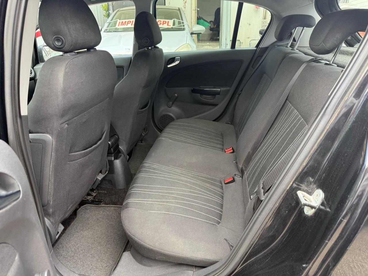 Opel corsa 1.3 Diesel 2011 198,000Km