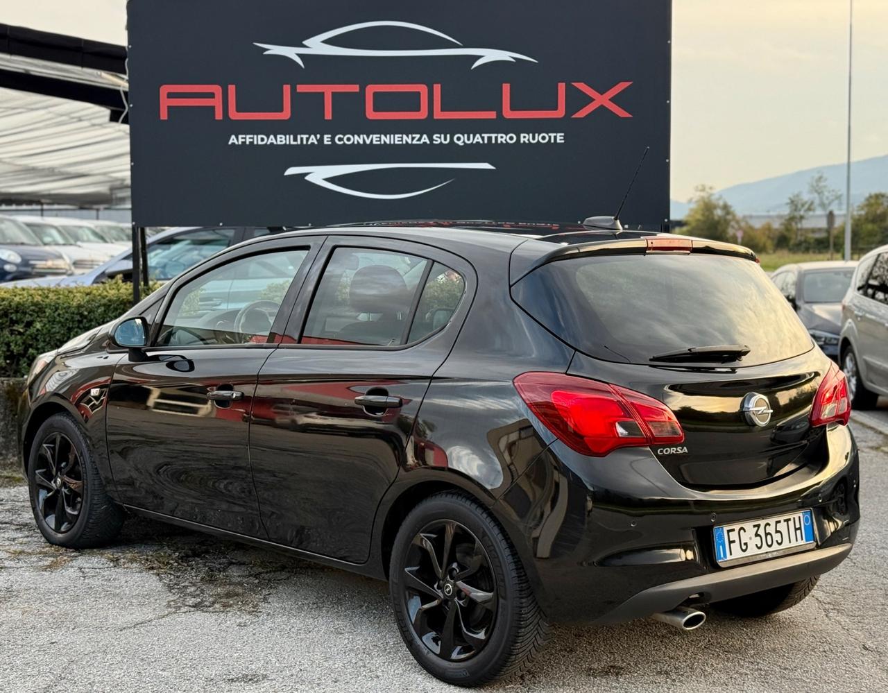 Opel Corsa 1.2 5 porte 2017 total black
