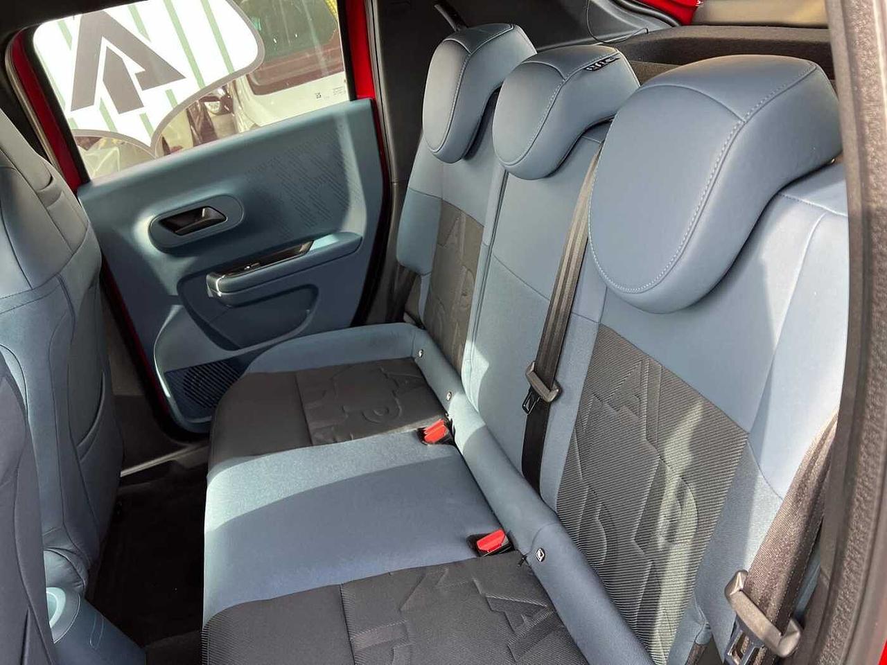 Fiat Grande Panda 44Kwh Red