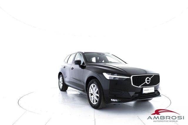 VOLVO XC60 Mild Hybrid B4 (d) AWD automatico Momentum Pro