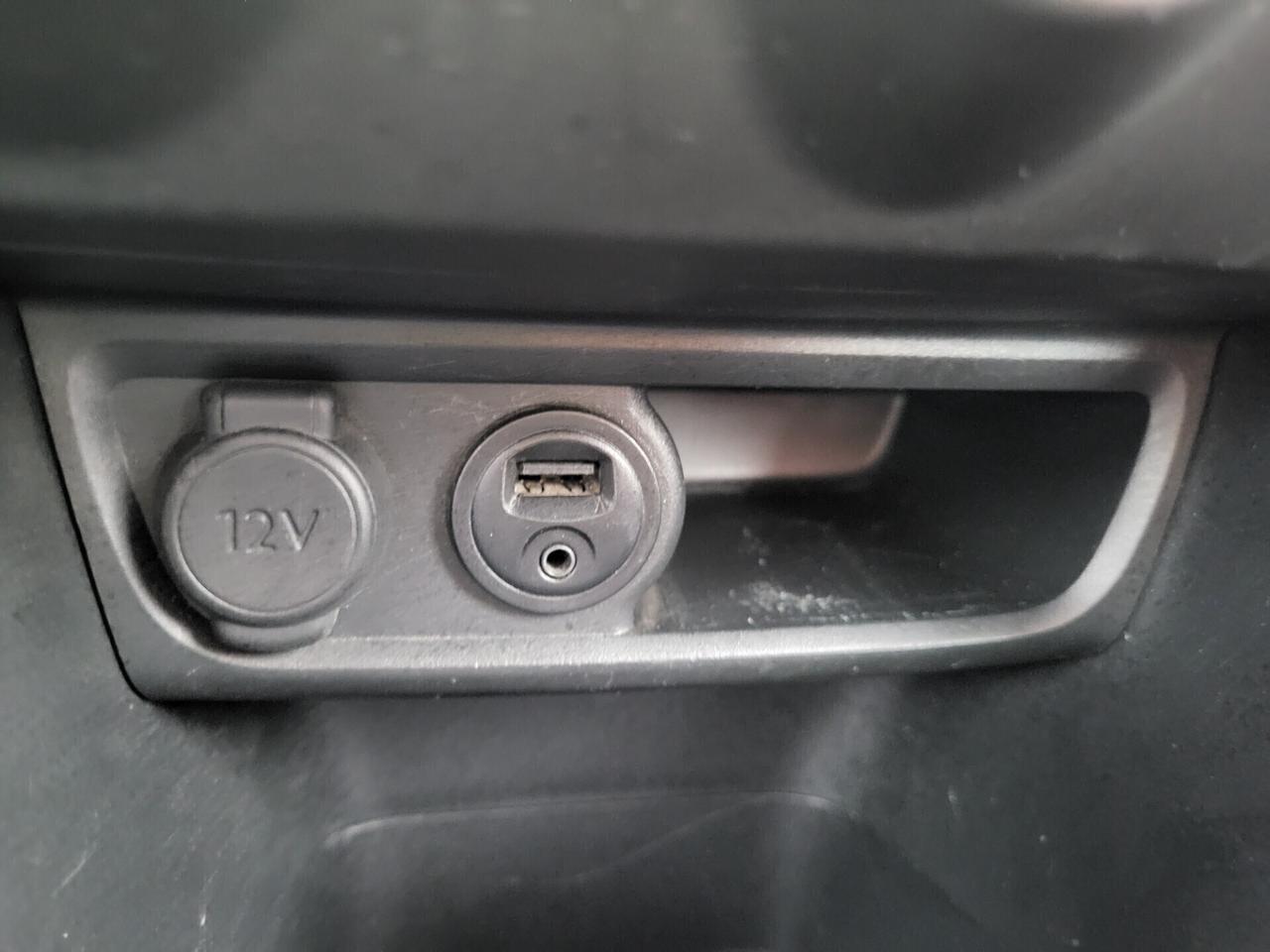 PEUGEOT 208 1,4 HDI-UNICO PROPRIETAR-4 REVISIONI