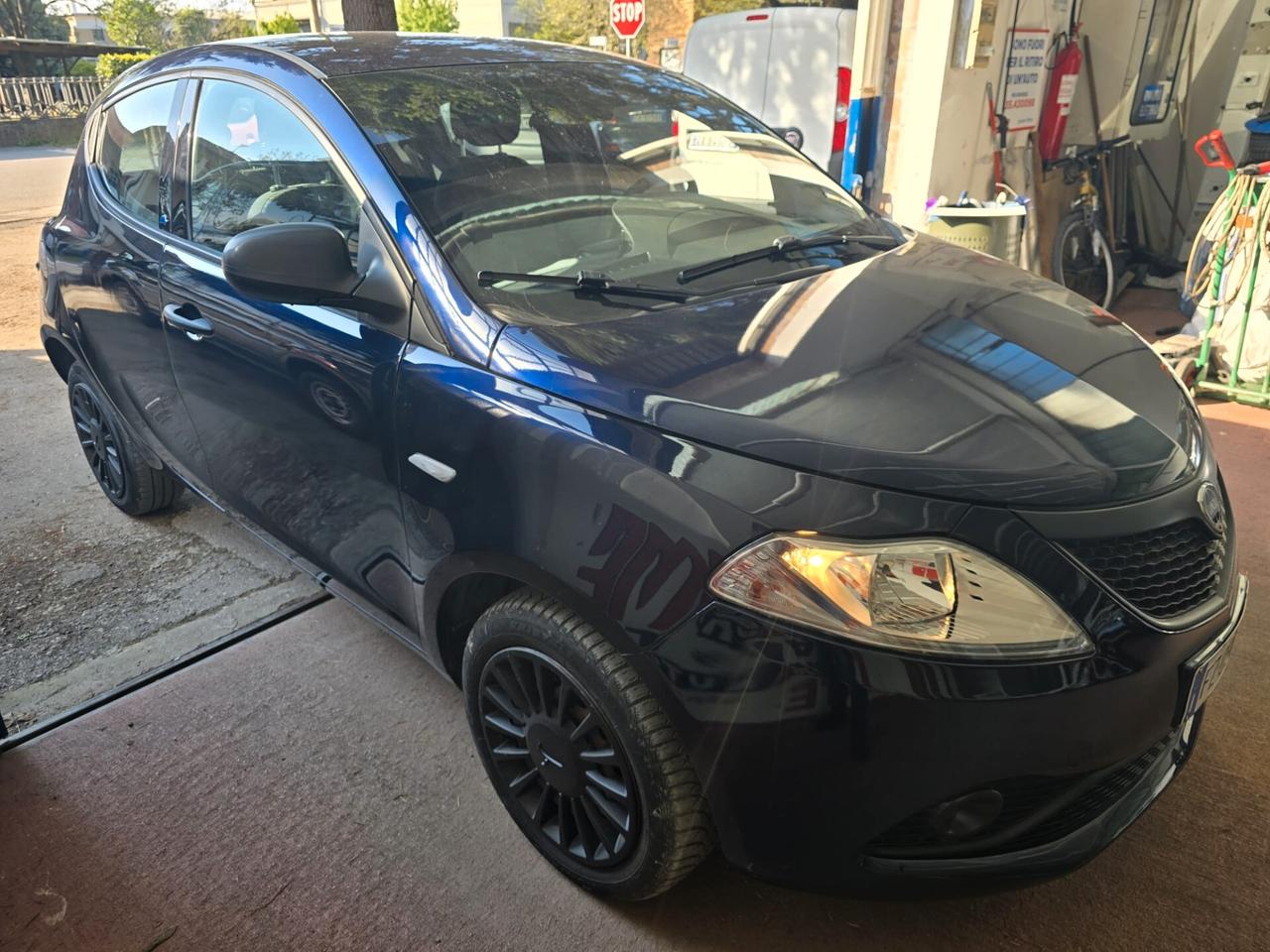 Lancia Ypsilon 1.2 69 CV 5 porte GPL Ecochic Platinum rate da 160,00 mese