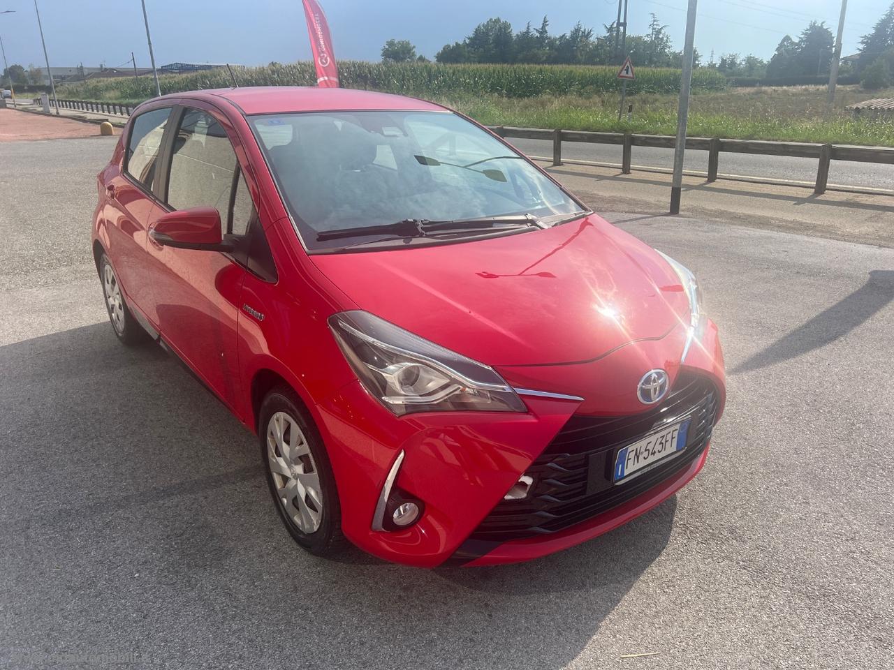 TOYOTA Yaris 1.5 Hybrid 5p. Cool TAGLIANDI TOYOTA