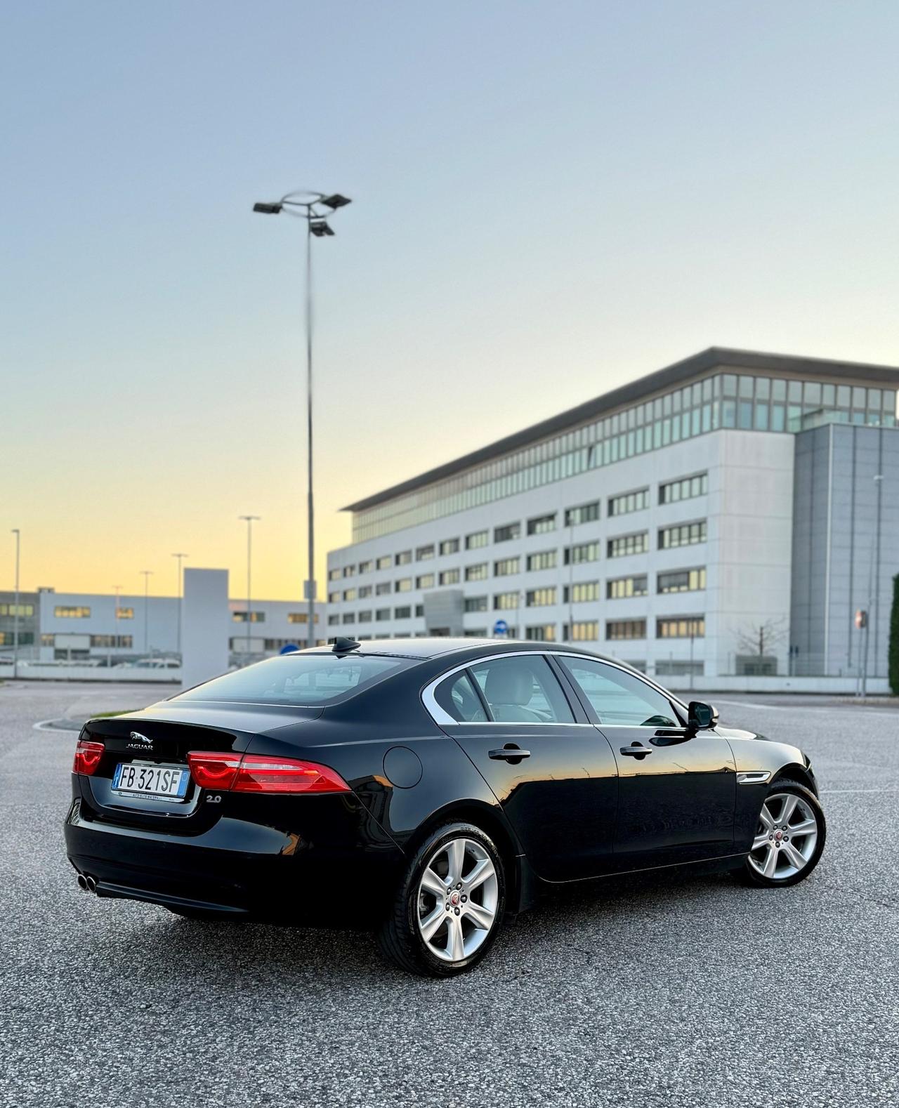 Jaguar XE 2.0 D Turbo aut. Prestige