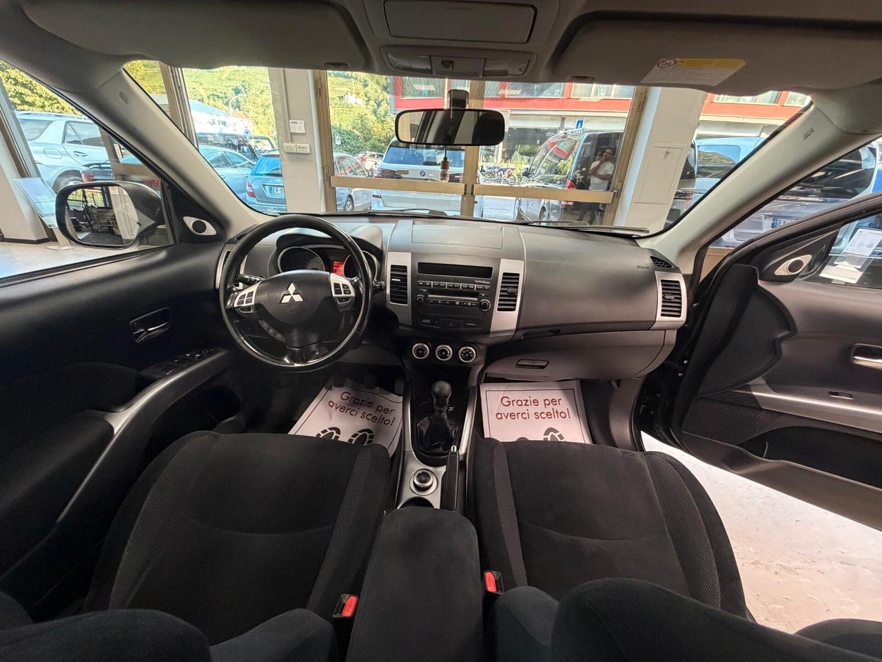 Mitsubishi Outlander 2.0 DI-D Instyle 7 p.ti DPF