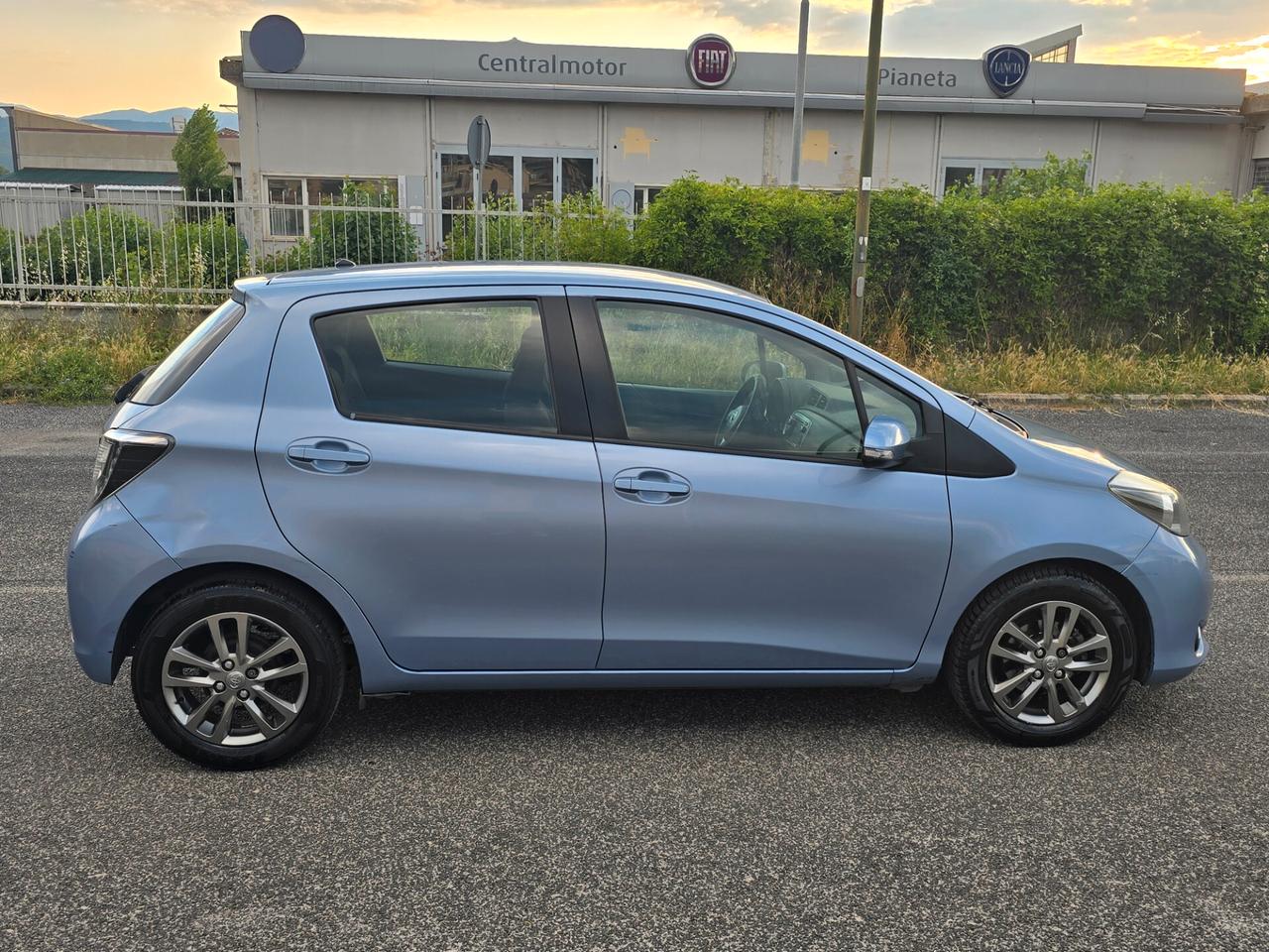 Toyota Yaris Sol