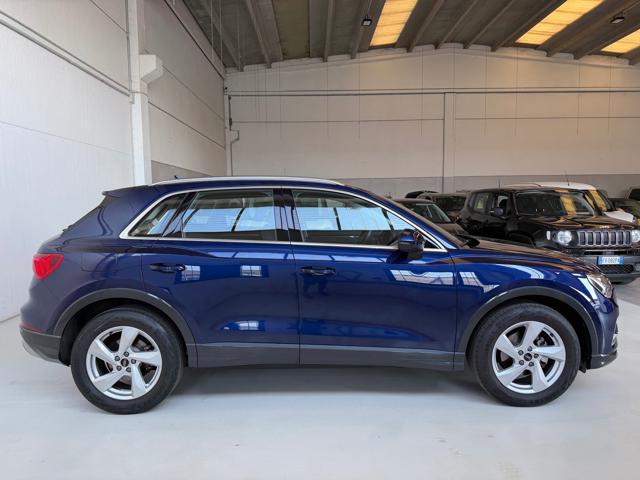 AUDI Q3 35 TDI S tronic Identity Black