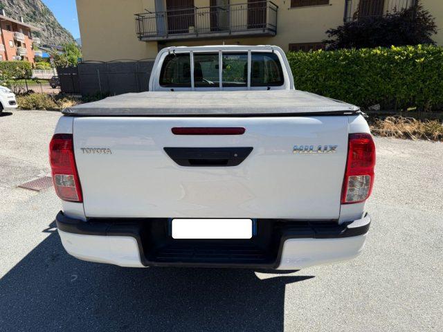 TOYOTA Hilux 2.4 D-4D 4WD 2 porte Single Cab Comfort