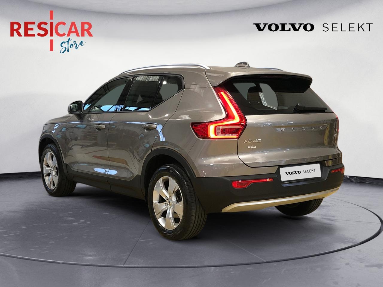 VOLVO XC40 1.5 t2 Momentum auto