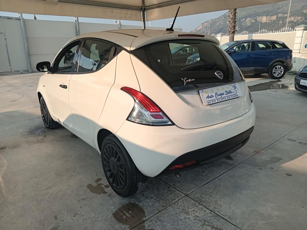 Ypsilon 1.2 C.V 69 PER NEO PATENTATI COME NUOVA